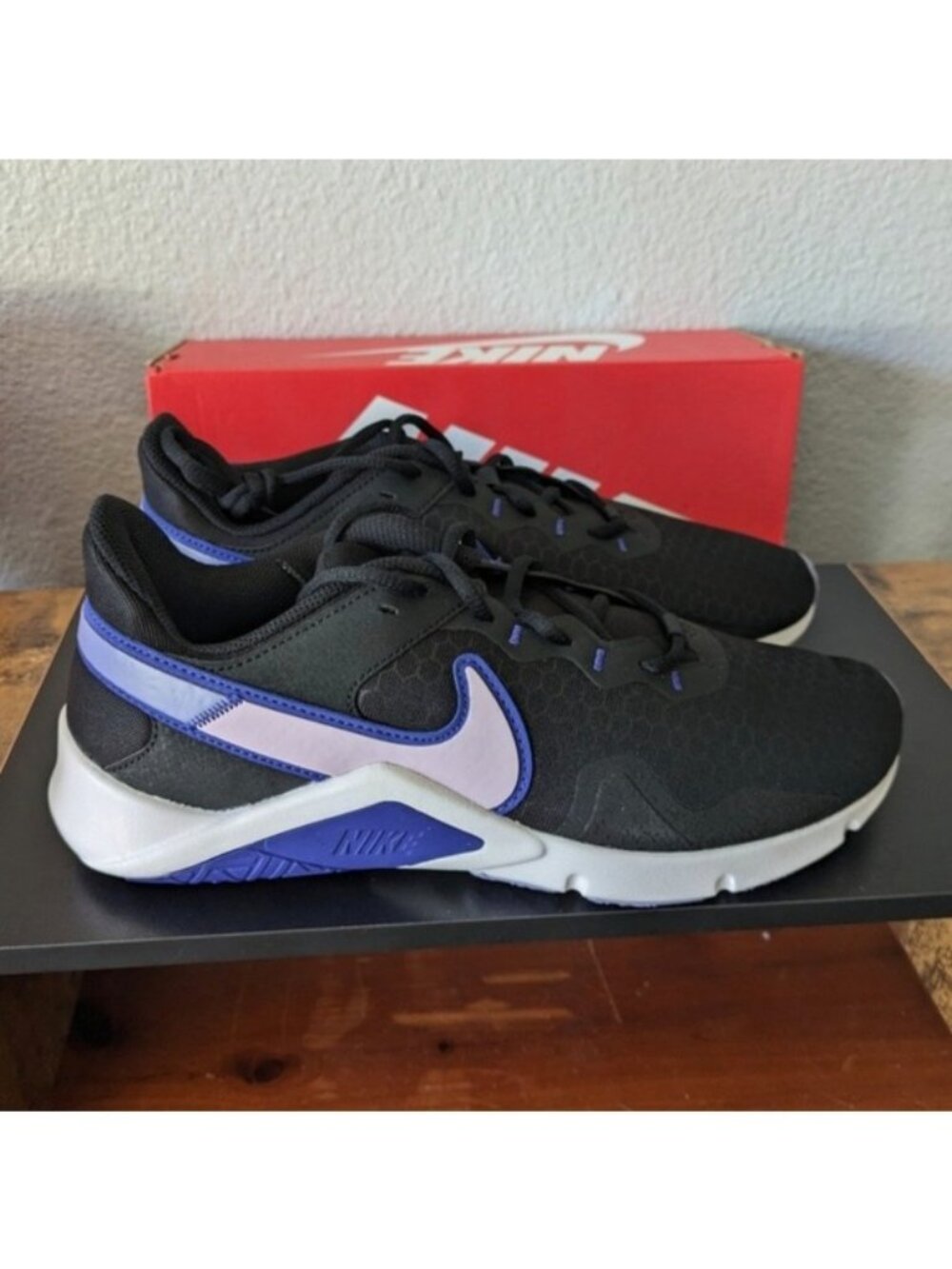 Nike Legend Essential 2 Women Size 11 New Black White Pink Blue 072026 - Picture 7 of 12